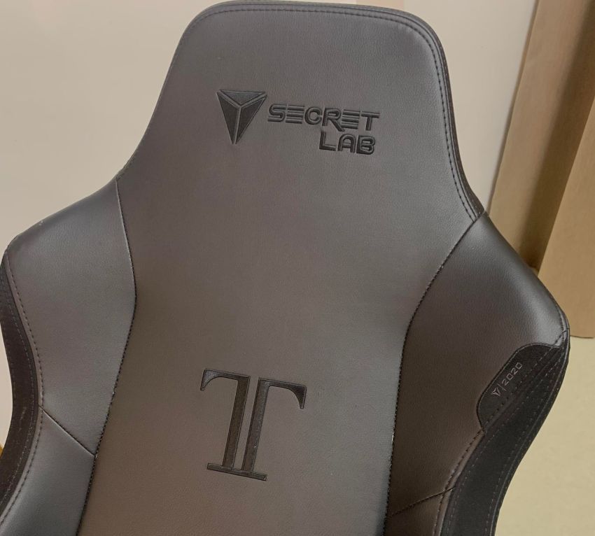 A full Secretlab Titan 2020 Gaming Chair Review: All the pros and cons we could think about.