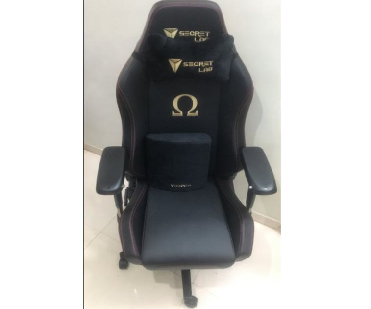 Full review of the Secretlab Omega 2020 series gaming chair.